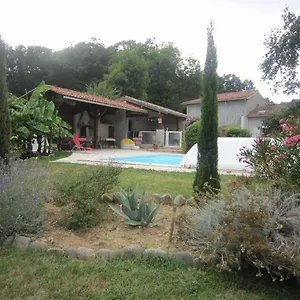 Couette-café Avec Piscine à La Campagne, Ponlat-Taillebourg